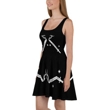 Load image into Gallery viewer, Foreverslitz Flow Dress - Black and White
