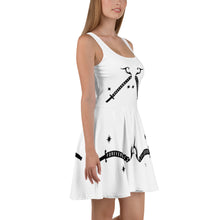 Load image into Gallery viewer, Foreverslitz Flow Dress - White and Black
